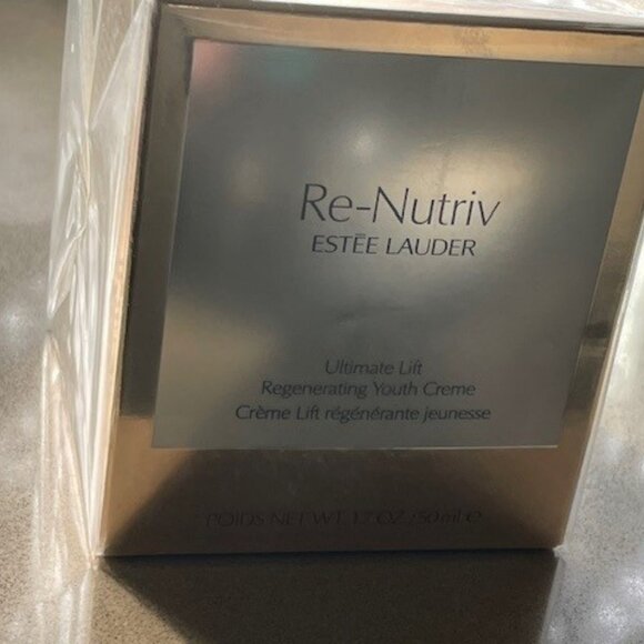 New ESTEE LAUDER Re-Nutriv Ultimate Lift Regenerating Youth Creme SEALED 50ml - Picture 2 of 7